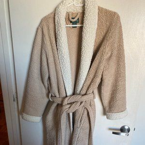 Hammacher Schlemmer Sherpa lined robe
